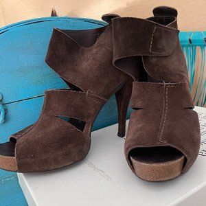 Pedro Garcia 9 Charlie Raisin Suede Sandal